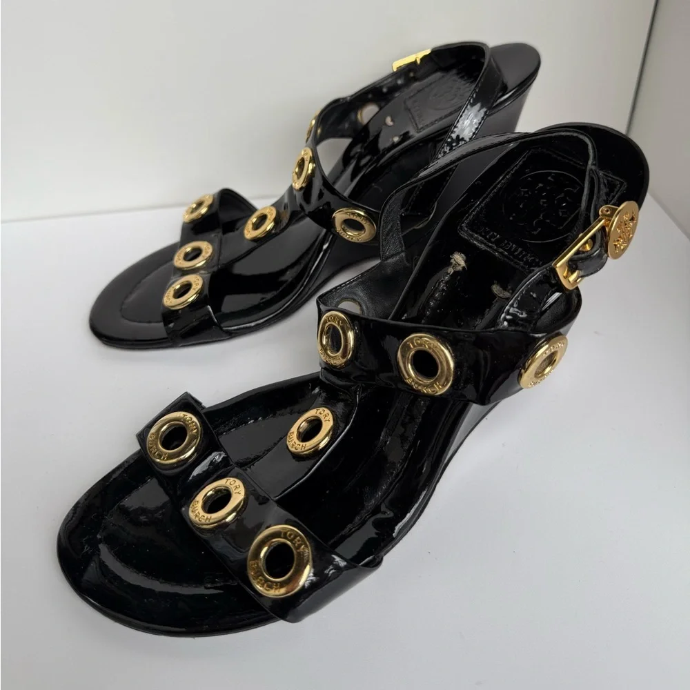 TORY BURCH Kathryn Black Patent Leather Gold Rivet Wedge Heel‎ Sandals Size 7.5